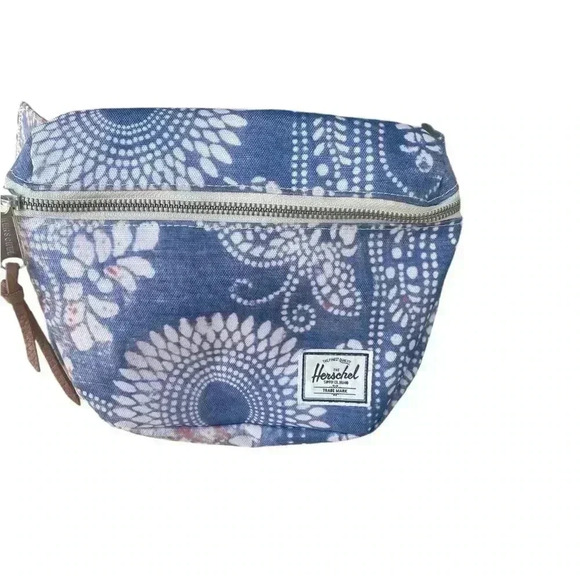 Herschel Fifteen Hip / Fanny Pack Chai Waist Bag blue and cream adjustable belt - Picture 3 of 9